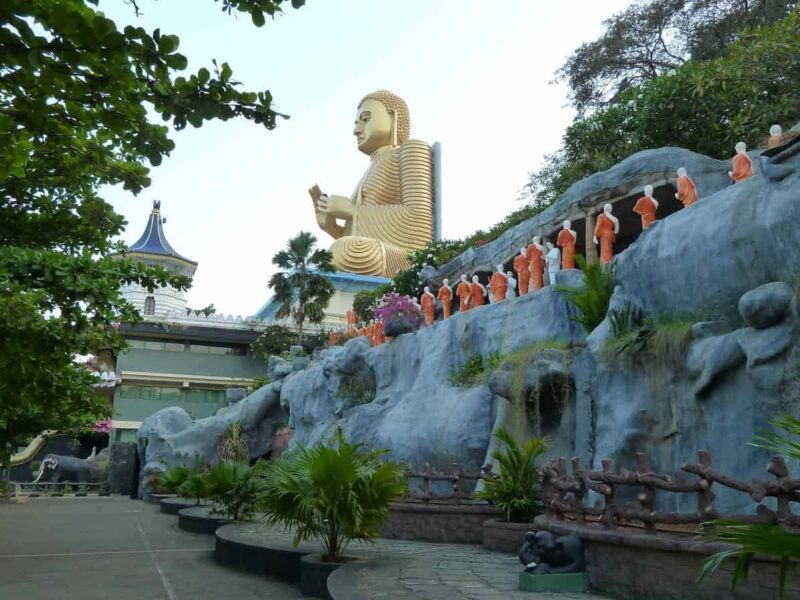 Dambulla Royal Cave Temple and Golden Temple